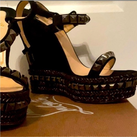 PFF 💐💐💐💐FABULOUS Louboutin ❤️ - Picture 9 of 11